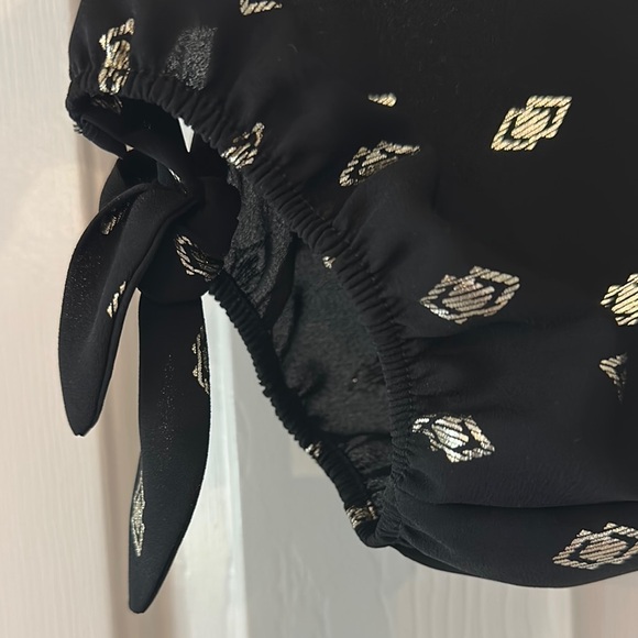 Elegant Black and Gold Women's Blouse - Picture 3 of 5